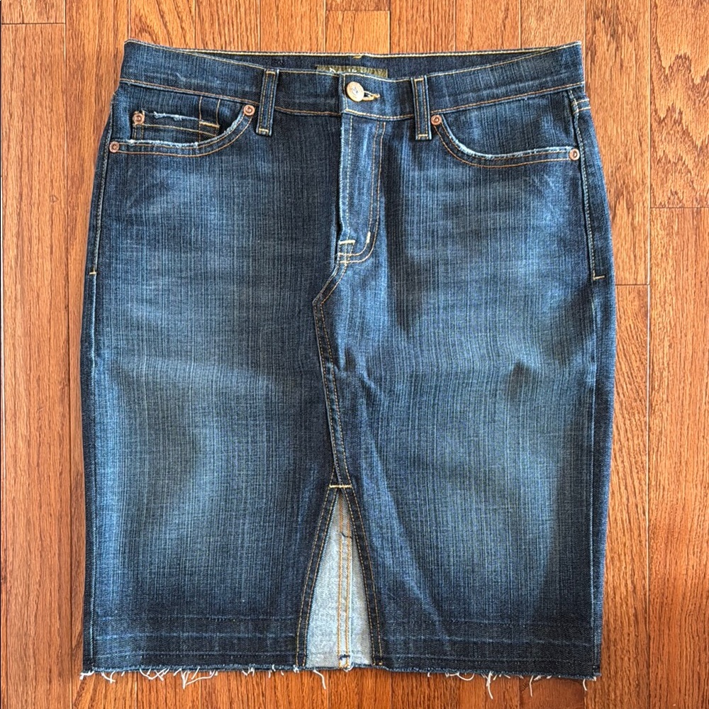 🎉David Khan- Denim Pencil Skirt with Frayed Hem(Size 29)🎉